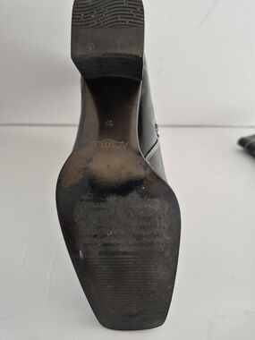 Black Leather Square-Toe Heel Boots